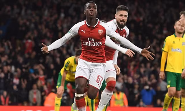 Eddie Nketiah góp công lớn giúp Arsenal vào tứ kết Laegue Cup. Ảnh: GETTYIMAGES.