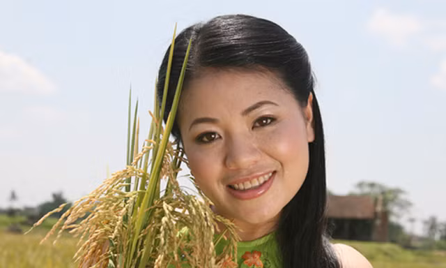 Anh Thơ: 'Cân' cả 'đỏ' lẫn 'vàng'