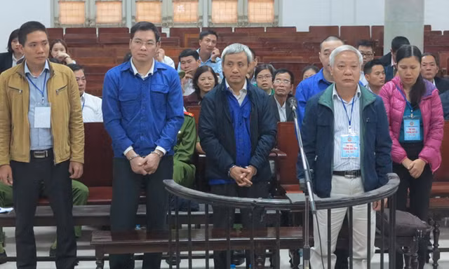 Các bị cáo tại tòa