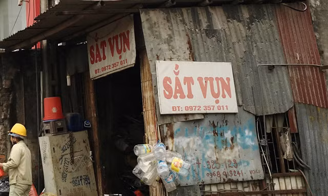 'Bom nổ chậm' bủa vây khu dân cư
