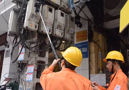 Niêm yết lịch ghi số điện tại UBND phường
