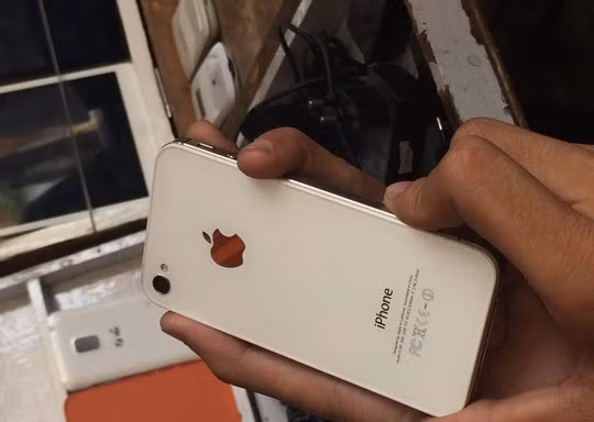 Du khách Trung Quốc lừa đảo bán iPhone giá rẻ 