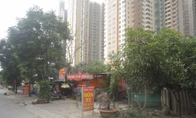 Nhếch nhác chiếm dụng đất công