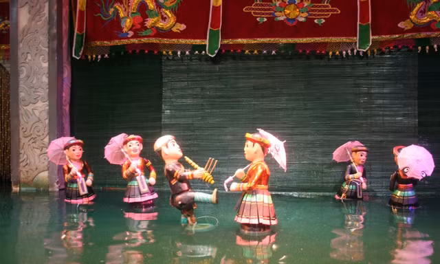 Giữ gìn nghệ thuật rối nước Việt Nam: Cứ để 'Tây' lo?