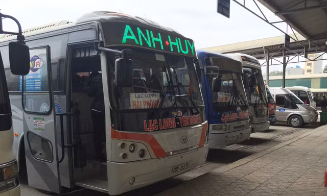 Bến xe Yên Nghĩa ngày 25/2.