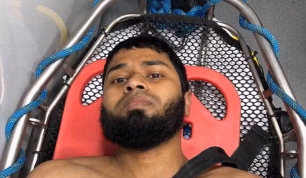 Nghi phạm Akayed Ullah bị thương nặng sau khi bom tự nổ.