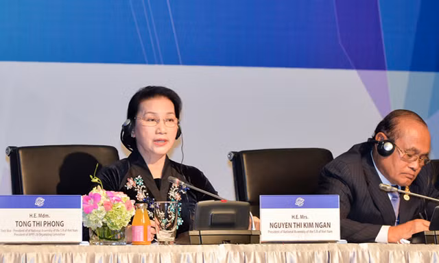 Chủ tịch Quốc hội Nguyễn Thị Kim Ngân tại cuộc họp báo sau bế mạc APPF-26. Ảnh: L.A