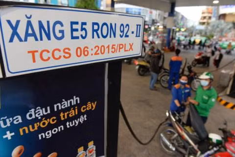 Kiến nghị giảm thuế môi trường xăng E5, hoặc dùng lại xăng A92