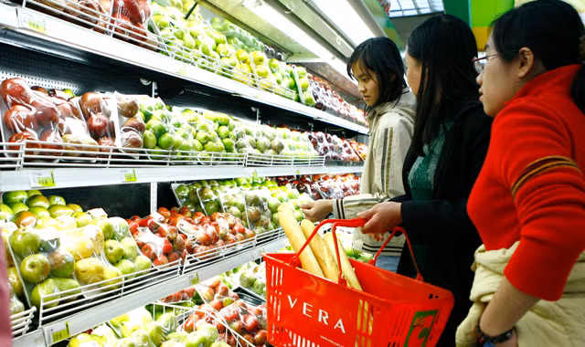 Làm sao người tiêu dùng Việt Nam biết được đâu là táo Mỹ nhiễm khuẩn? Ảnh: Hồng Vĩnh 