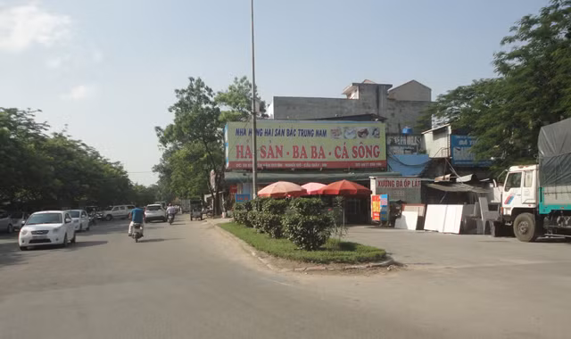 Nút cổ chai tại đường Nguyễn Văn Huyên
