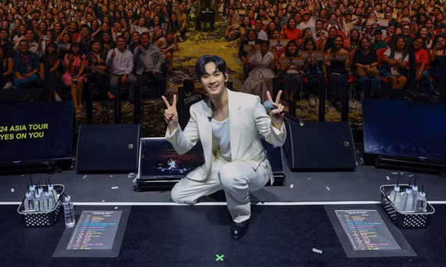 Kim Soo Hyun buộc phải tham gia fan meeting vì số tiền bồi thường "khủng"?