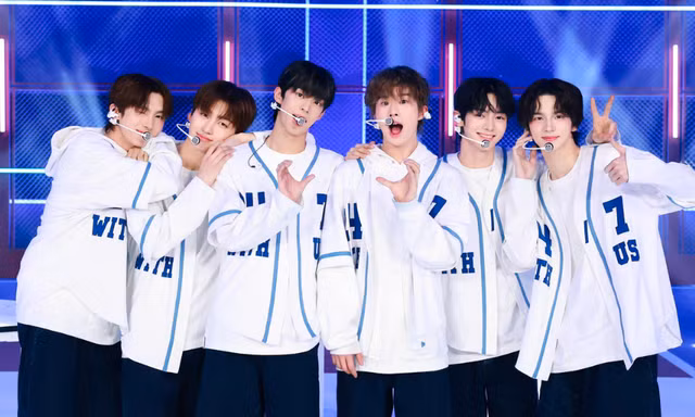 "Plot Twist" TWS thăng hạng: Nhạc không tệ nhưng đàn em SEVENTEEN gây tranh cãi