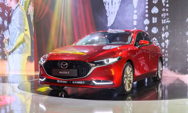 Nhiều mẫu xe giảm giá mạnh trong tháng Ngâu