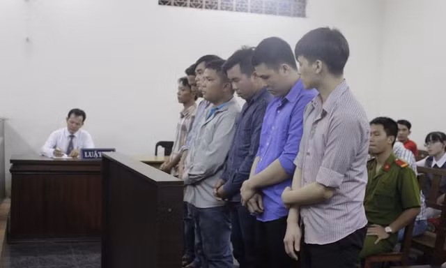 Các bị cáo tại phiên tòa. Ảnh: Tân Châu