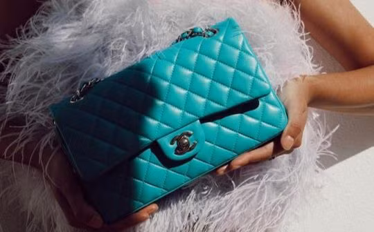 Sắm hàng hiệu secondhand trên TikTok sẽ là xu hướng tới đây của Gen Z?