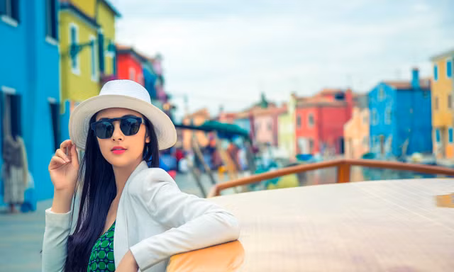 Ngọc Hân thanh lịch và sành điệu ở Venice.