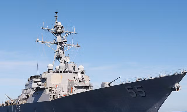 Tàu khu trục USS Stout của Mỹ