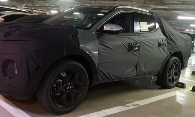 Bán tải Hyundai Santa Cruz rò rỉ ảnh thực tế đầu tiên