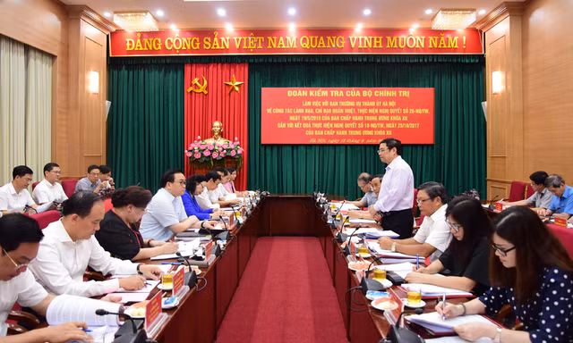 Bộ Chính trị kiểm tra công tác tổ chức, cán bộ tại Hà Nội