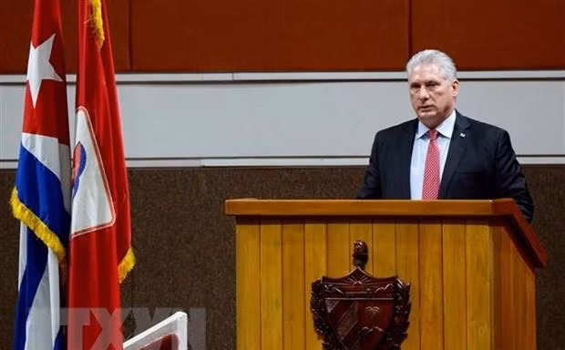 Ông Miguel Diaz-Canel, người vừa được bầu làm Bí thư thứ nhất Đảng Cộng sản Cuba (PCC), phát biểu tại phiên bế mạc Đại hội lần thứ VIII PCC, ở La Habana, ngày 19/4/2021. (Nguồn: AFP/TTXVN)