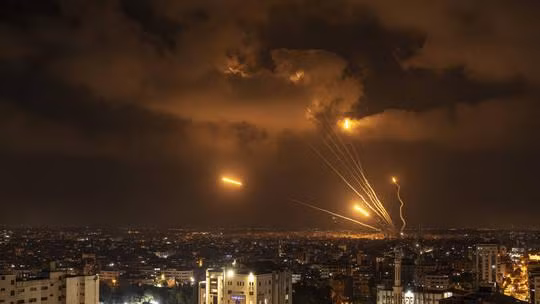 Nhóm thánh chiến Palestine phóng 100 quả rocket vào Israel 