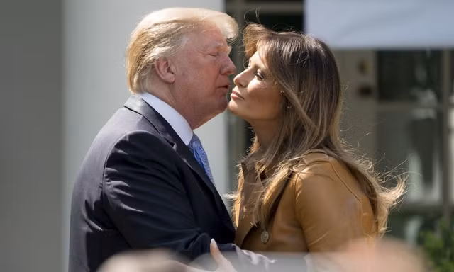 Tổng thống Trump và phu nhân Melania. Ảnh: AP