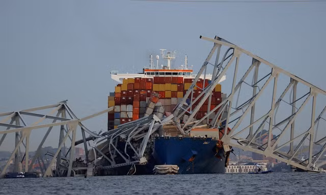 Mỹ: Thủy thủ đoàn nói tàu container bị 'mất kiểm soát' trước khi đâm sập cầu