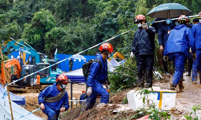 Bất ngờ xuất hiện giả thuyết máy bay chở khách Trung Quốc rơi do hành động cố ý