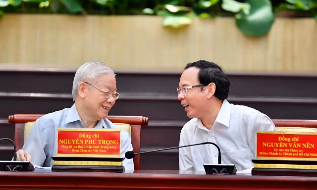 Hình ảnh Tổng Bí thư Nguyễn Phú Trọng làm việc với Thành ủy TPHCM