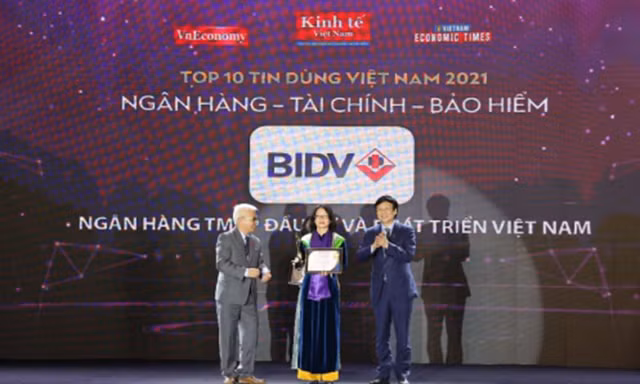 Thẻ tín dụng BIDV Visa Platinum Cashback Online lọt Top 10 Tin dùng Việt Nam 2021