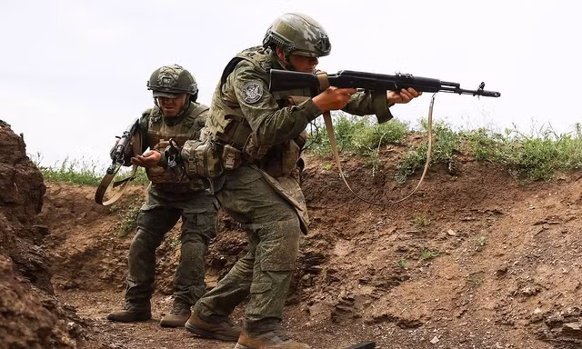 Nga dội tên lửa xuống thao trường ở Ukraine