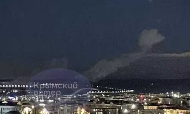 Xung đột Nga - Ukraine ngày 6/7: Cầu Crimea tạm dừng lưu thông, tiếng nổ vang lên ở ngoài khơi Sevastopol