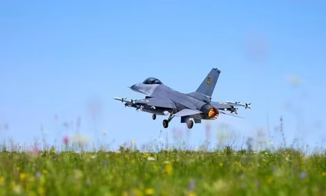 Tiêm kích F-16 giúp Ukraine đẩy lùi cuộc không kích của Nga