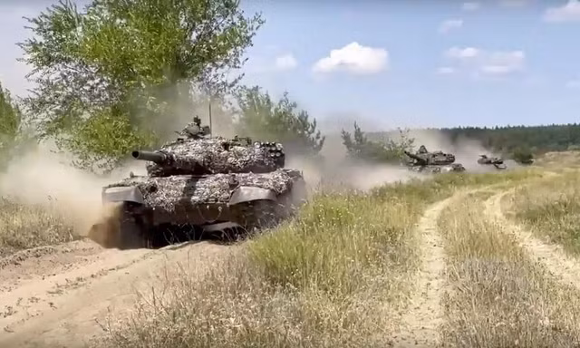 Ukraine nói Nga đang dồn lực lượng xuống phía Nam