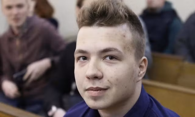 Nhà báo phe đối lập Roman Protasevich (quốc tịch Belarus). Ảnh: Reuters