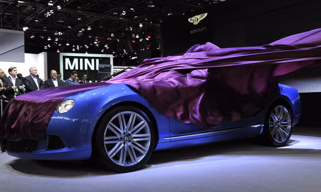 Chiếc xe Bentley Continental GT Convertible 2020. Ảnh: Reuters