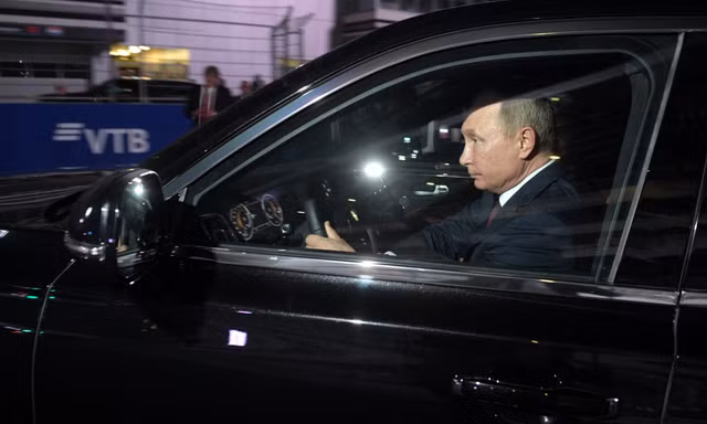 Tổng thống Nga Putin nói quan chức nhà nước nên sử dụng xe hơi nội địa