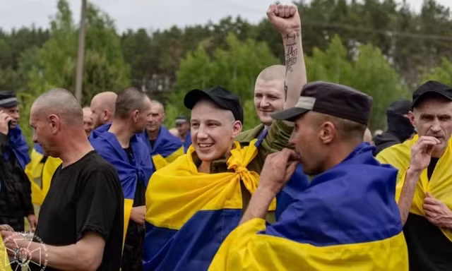 Chỉ huy Azov cáo buộc chính quyền Ukraine bỏ rơi tù binh trong cuộc trao đổi với Nga