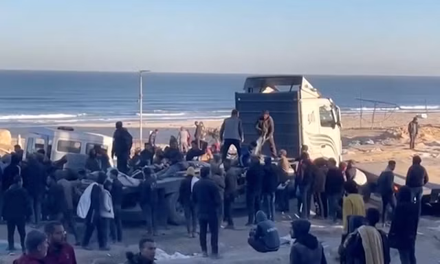 Hơn 100 người thiệt mạng khi nhận hàng viện trợ ở Dải Gaza, Hamas và Israel đổ lỗi cho nhau