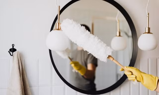 Người phụ nữ nhận 'núi' tiền công cho 25 năm ở nhà nội trợ