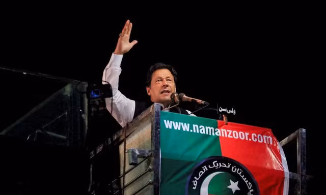 Cựu Thủ tướng Pakistan bị bắn khi đang tuần hành