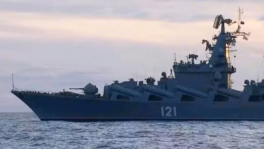 Nổ lớn trên tàu tuần dương tên lửa Nga, Kiev nói 'do Ukraine phóng tên lửa'