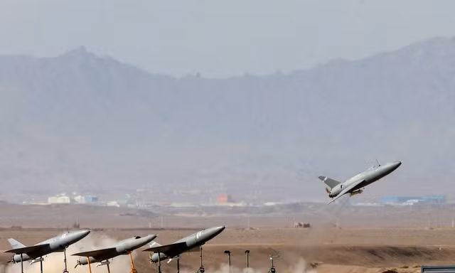 Iran bắt đầu trả đũa, phóng hơn 100 máy bay không người lái về phía Israel