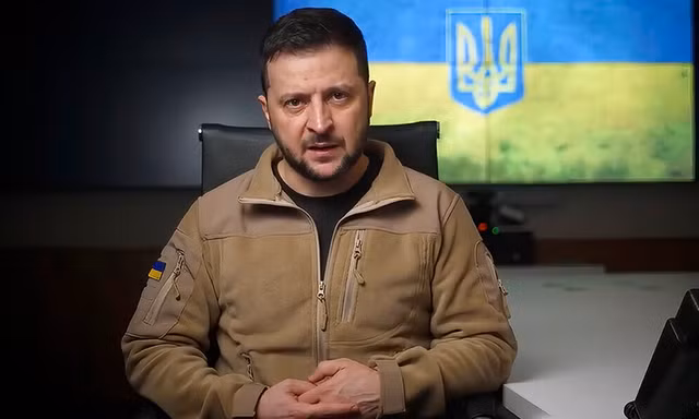 Tổng thống Zelensky thông báo Ukraine nộp đơn xin gia nhập NATO