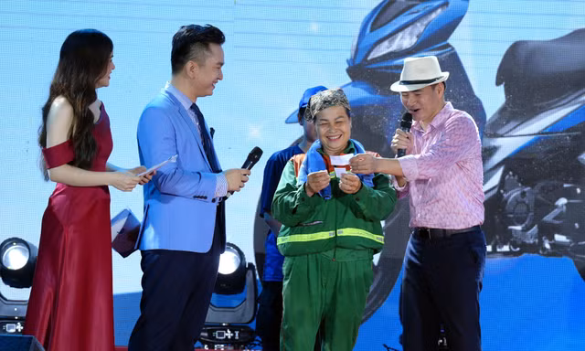 NSND Xuân Bắc tung hứng, lan tỏa năng lượng tích cực đêm nhạc hội Thanh niên công nhân