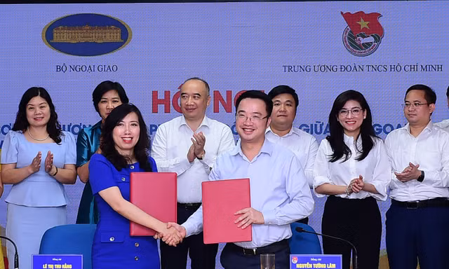 Đẩy mạnh đoàn kết, tập hợp thanh niên, sinh viên Việt Nam ở nước ngoài