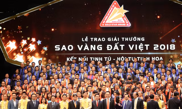 Top 10 doanh nghiệp Sao Vàng đất Việt 2021 doanh thu hơn 554.000 tỷ đồng