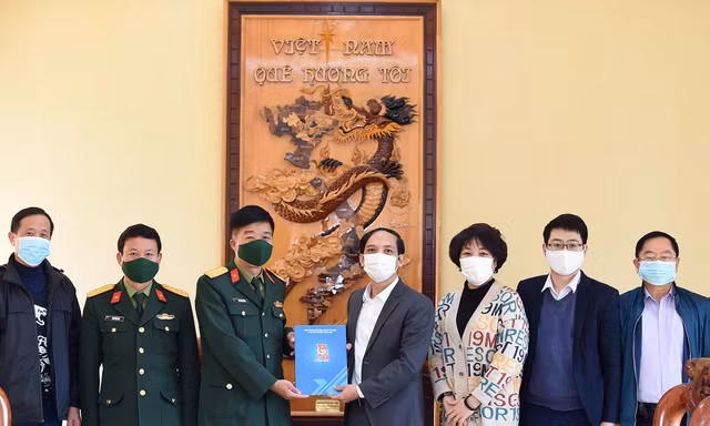 T.Ư Đoàn thăm, tặng quà Tết đơn vị được Bác Hồ đặt tên 'Trung đoàn Tu Vũ'