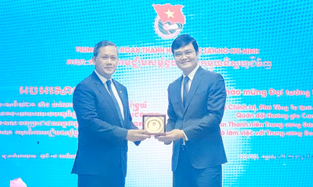 Bí thư thường trực Trung ương Đoàn Bùi Quang Huy tiếp xã giao Đại tướng Campuchia Hun Manet