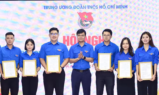 37 công chức mới nhận nhiệm vụ tại Trung ương Đoàn